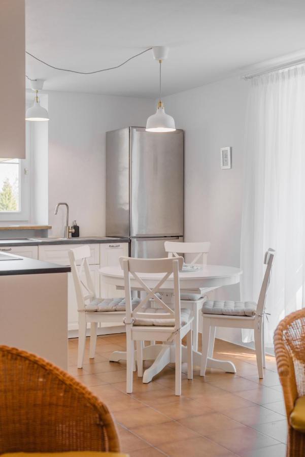 Renoviertes Apartment Mit Terrasse An Der Piste Mit Kostenlosen Wifi 卡瑞扎奥湖 外观 照片