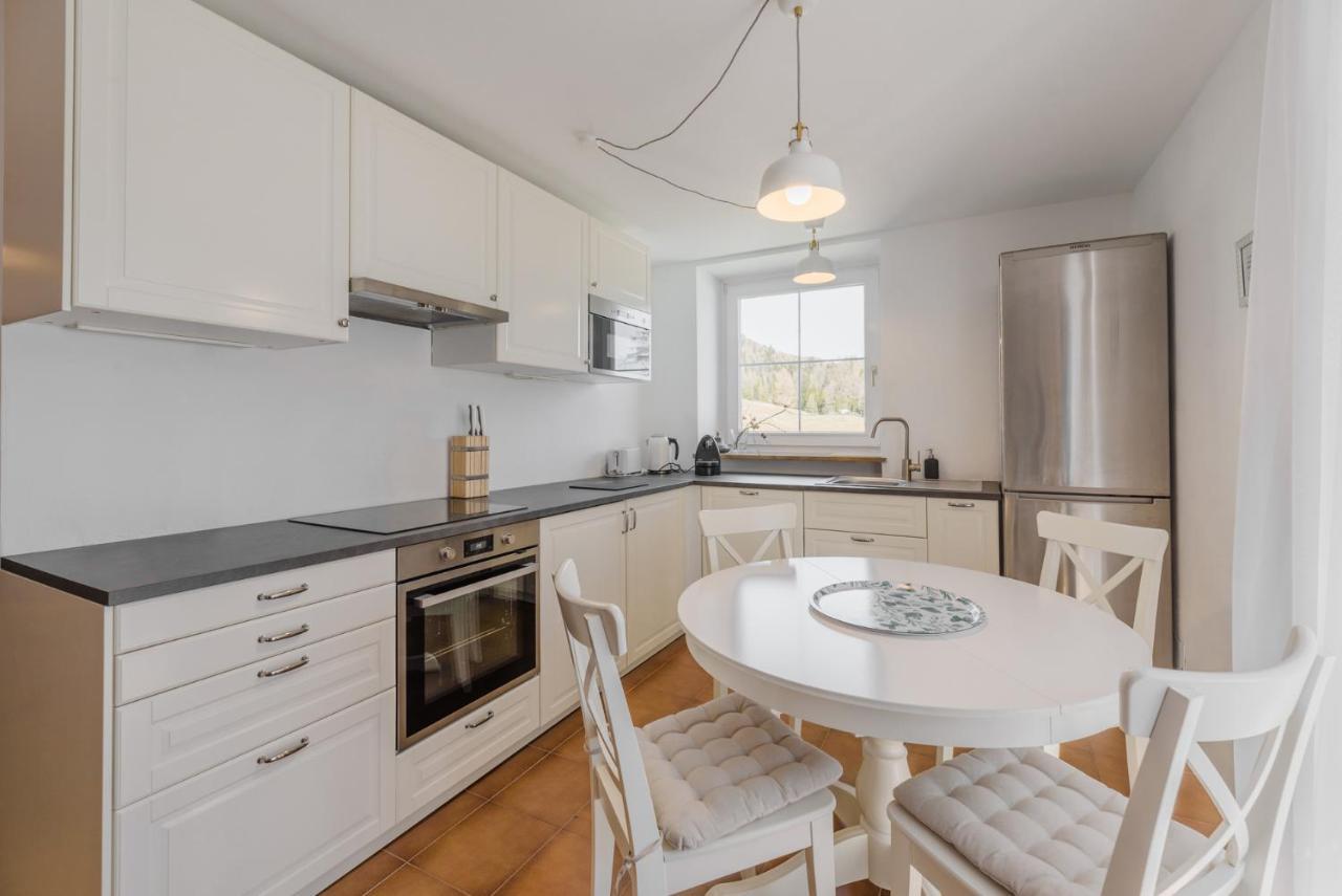 Renoviertes Apartment Mit Terrasse An Der Piste Mit Kostenlosen Wifi 卡瑞扎奥湖 外观 照片